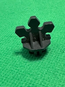 Vintage Milton Bradley Robotix 1985 UNIVERSAL CABLE CLIP part S-1100 S-1500 - Picture 1 of 2