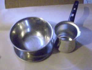 Vintage Stainless Steel Water Bowl or Dish with Black Handle Dipper - Picture 1 of 2