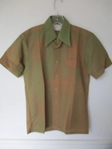 Quality by Hidaco Men's Size S Green Brown Solid Short Sleeve Button-Front Shirt - Picture 1 of 12