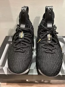 Scarpe Nike Lebron 15 XV nere oro metallizzato GS 922811-006 taglia 5,5 anni sneaker - Foto 1 di 13