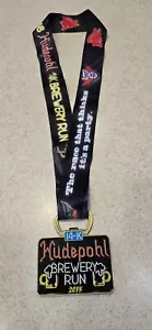 Medalla de maratón Hudepohl 2018 14 k Brewery Run - Imagen 1 de 5