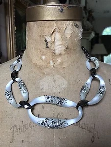 ALEXIS BITTAR Gunmetal WHITE SILVER LUCITE 5 LINK CRYSTAL ENCRUSTED NECKLACE - Picture 1 of 11