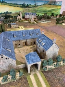 20mm - Large Farm & 'L' Shaped Barn complex - well painted & based - Any Period - Picture 1 of 8