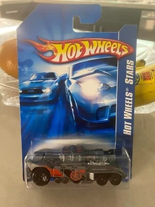 INVADER GRIS CON RUEDAS NEGRAS 1/64 HOT WHEELS STARS 2007 # 142/156 - Imagen 1 de 1