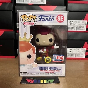 Funko Pop Freddy como Jollibee Glow GITD Fundays Caja de Diversión LE 1000 - EN MANO - Imagen 1 de 6