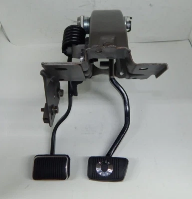 CONJUNTO DE HANGAR DE FREIO A DISCO E EMBREAGEM FORD MUSTANG RECONSTRUÍDO 1971 1972 - Imagem 1 de 4