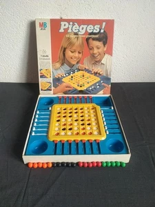 Jeu De Société MB Pièges ! Vintage  Bon État Complet Livraison Offerte !!! - Imagen 1 de 4