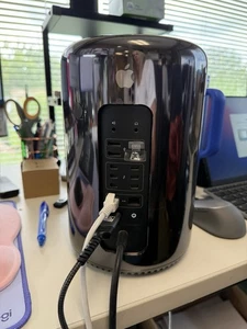 Apple Mac Pro A1481 Xeon E5 6-Core 3.50GHz 48GB RAM 1TB SSD AMD D500 3GB - Picture 1 of 5