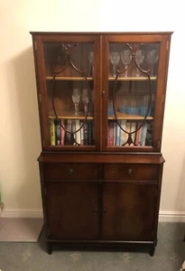 Strongbow mahogany display cabinet - Picture 1 of 5