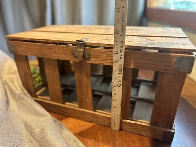 EXCELLENT CONDITION Antique- Primitive Slatted Wood Berry Crate Box, Rustic FARM - Image 1 of 4