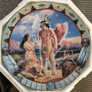 "NATIVE AMERICAN LEGENDS = FEATHER WOMAN by SANDRO" **THE HAMILTON COLLECTION** - Bild 1 von 5