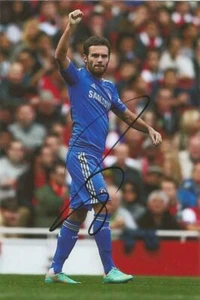 SPAIN, MAN UNITED & CHELSEA: JUAN MATA SIGNED 6x4 ACTION PHOTO+COA - Picture 1 of 1