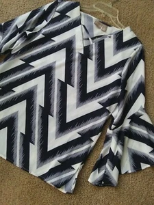 NWOT Chico's Womens Size 0 (Size 4) Boho Strap VNeck Tunic Top 3/4 Bell Sleeves  - Picture 1 of 6