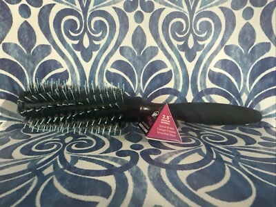 Wet Round Break Free Smooth & Shine Blue/black 2.5 Medium Spiral Barrel Brush - Image 1 of 2