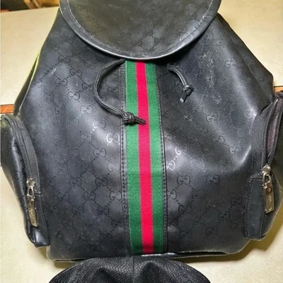 Mochila Gucci GG Supreme de Cuero Negra Tamaño Completo Unisex De Colección Foto 1 de 4
