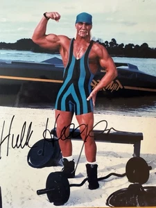 Hulk Hogan Genuine Signed 10x8 Photo Handwritten Autograph - Picture 1 of 2