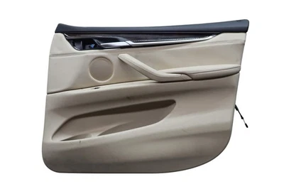 Оригинальная отделка внутренней дверной панели со стороны переднего правого пассажира для BMW X5 F15 14–18 годов выпуска цвета слоновой кости - Изображение 1 из 4