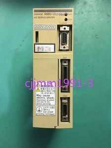1PC USED R88D-UEP08H #F2 - Bild 1 von 4