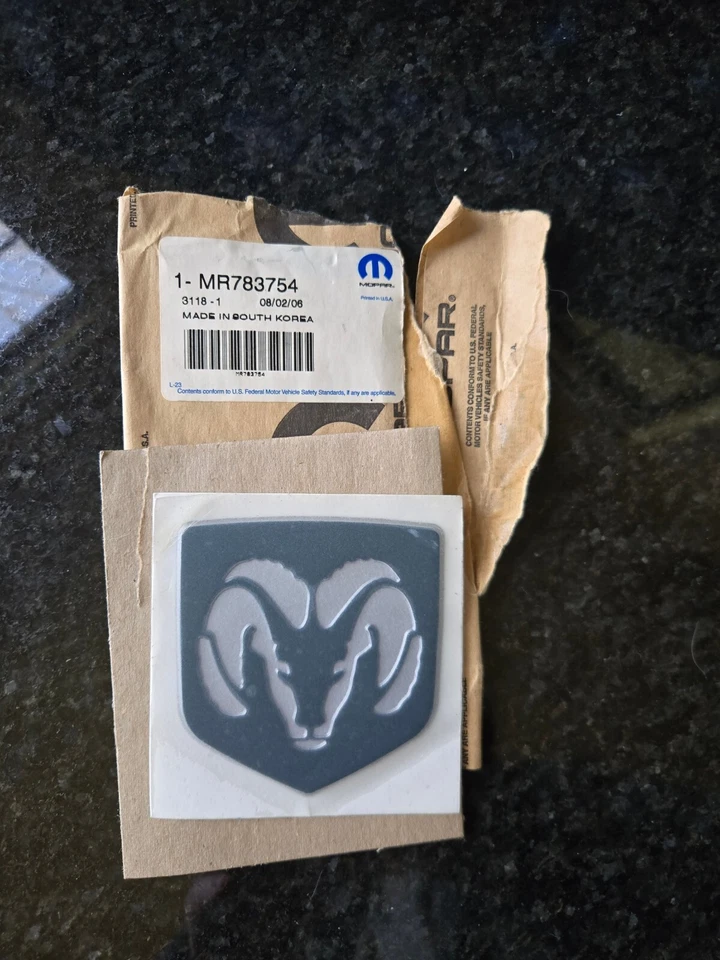 Dodge Stealth 93-96 nueva insignia emblema cabeza Ram Mopar OEM MR-783754 Foto 1 de 1