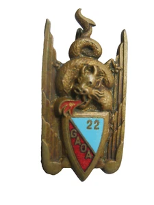 ANCIEN INSIGNE EMAIL ARTILLERIE 22° GAOA  A.AUGIS LYON (NUMEROTE) - Picture 1 of 2