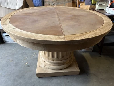 "Cajones extraíbles superiores de cuero con diseño de pedestal único (columna) de 48""" Foto 1 de 4