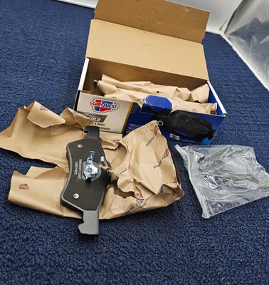 For Select 2001-2007 Chrysler Dodge Models Premium Gold Brake Pad GMKD857 — 第 1/4 张图片