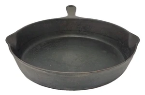 Vintage #8 Griswold Good Health 658 Cast Iron Skillet Double Spout Pour 10.5" - Picture 1 of 15
