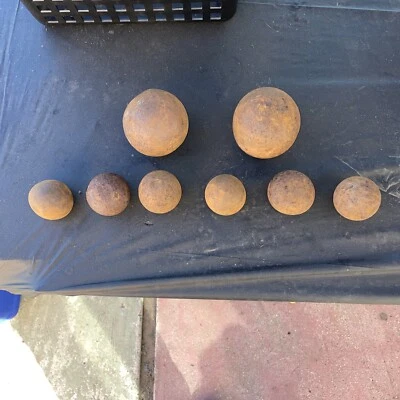 Antigua bola de cañón 8 época de la Guerra Civil diferentes tamaños Foto 1 de 4