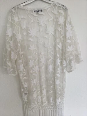 New Look. Fringed White Mesh Floral Embroidered Beach Cover Up. Half sleeve. UK8 - Image 1 of 4