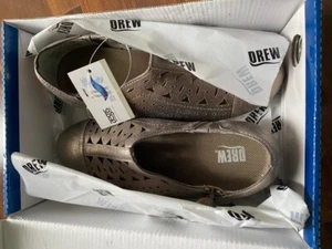 New With Box Drew Shoes Perforated Leather Low Booties Taupe Dusty Size 7.5 WW - Picture 1 of 5