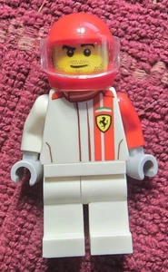 LEGO Ferrari F40 Competizione Driver Minifigure - 75890 (sc077) - Picture 1 of 4