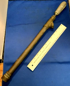 Irrigatore acqua prato VINTAGE DATATO 1925 ottone con manico in metallo bacchetta - Foto 1 di 7