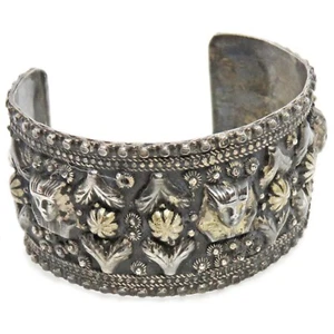 Brazalete brazalete de plata de ley con símbolo egipcio en bajorrelieve deslustrado - Imagen 1 de 12