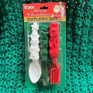 NWT Vintage Christmas Cutlery 12 Piece Hard Plastic Reusable Snowmen Santa Trees - Picture 1 of 7