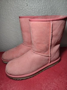 UGG CLASSIC SHORT II BOOT PINK SUEDE SHEEPSKIN LINED Size 9  - Picture 1 of 5