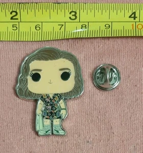 RARE Netflix Stranger Things Eleven Mall Outfit Pin Boxlunch Exclusive Funko Pop - Bild 1 von 4