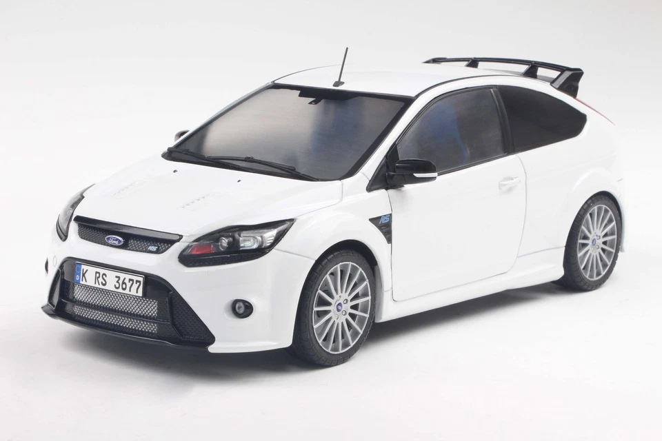 SÓLIDO 1813102 MINIATURA FORD FOCUS RS MK2 PAQUETE RS PLUS BLANCO CONGELADO 2... - Imagen 1 de 1
