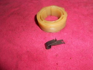 OEM GM TURBO 350 TH350 TRANSMISSION 8 TOOTH DRIVE SPEEDOMETER GEAR W/CLIP CHEVY - Picture 1 of 2