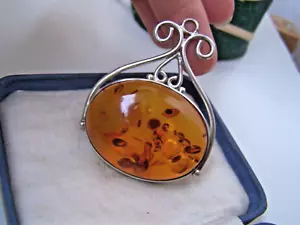 GORGEOUS VINTAGE MODERNIST 925 SOLID STERLING SILVER LARGE NATURAL AMBER PENDANT - Picture 1 of 8
