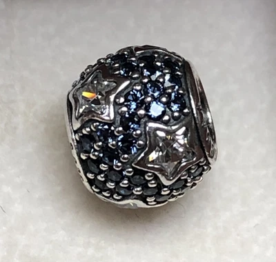 Auténtico dije azul medianoche "Follow The Stars" PANDORA RETIRADO #791382CZ Foto 1 de 4