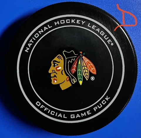 2012-2016 NHL Official Game Puck Of The Chicago Blackhawks Cover