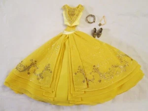 Belle Disney Store Puppenoutfit Die Schöne und das Biest Live Action Ballkleid 12 Zoll  - Bild 1 von 9