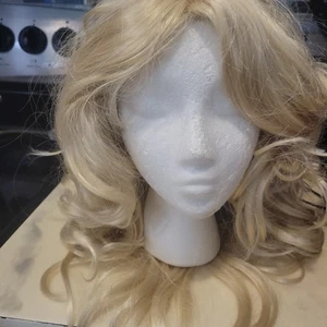 Peluca rizada en capas largas rubia clara de 20" - Imagen 1 de 7