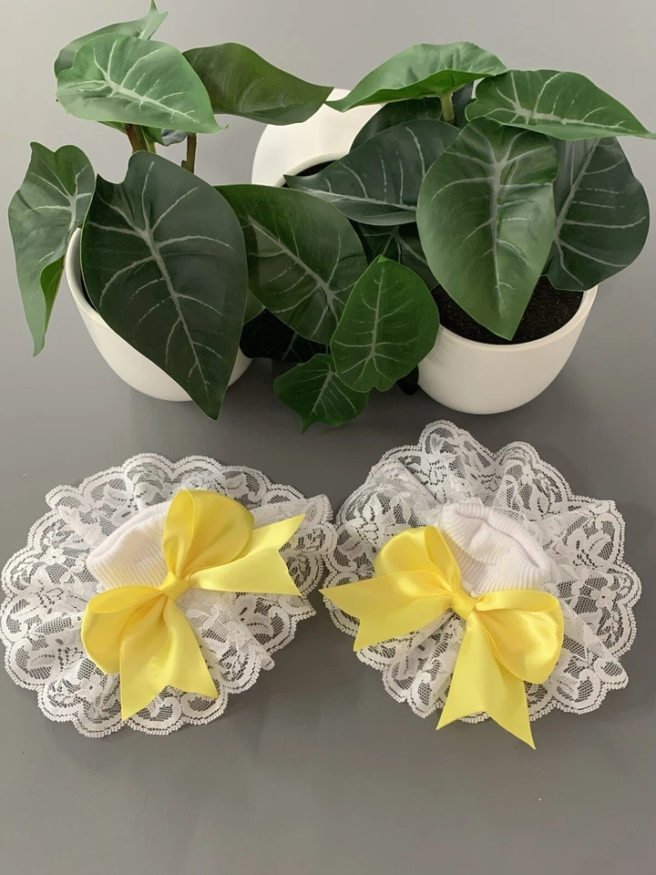 Romany/Spanish Frilly Socks Size 0-0 Months White Lace And A Yellow Bow - Image 1 of 1