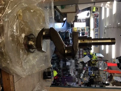 Kubota: COMP. CIGÜEÑAL, parte # 16467-23010 Foto 1 de 2