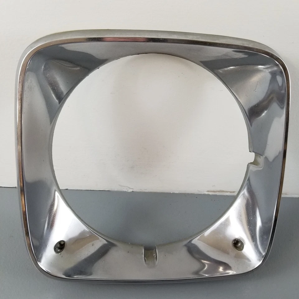 Ford Elite Torino 1974 1975 1976 bisel de luz de cabeza lado derecho D4EB-13043-AB 16360 Foto 1 de 4