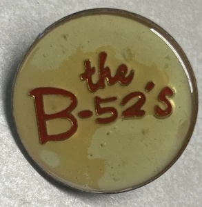 Vintage THE B-52’s American New Wave Band 1" rotondo metallo risvolto/spin-back - Foto 1 di 2