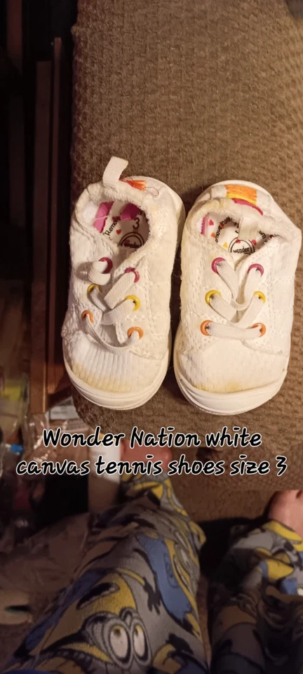 Tenis Wonder Nation de lona blancos talla 3 Foto 1 de 1