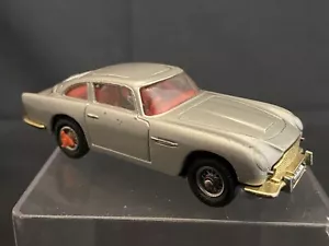 Corgi #270 James Bond 007 Aston Martin DB5 - Picture 1 of 7