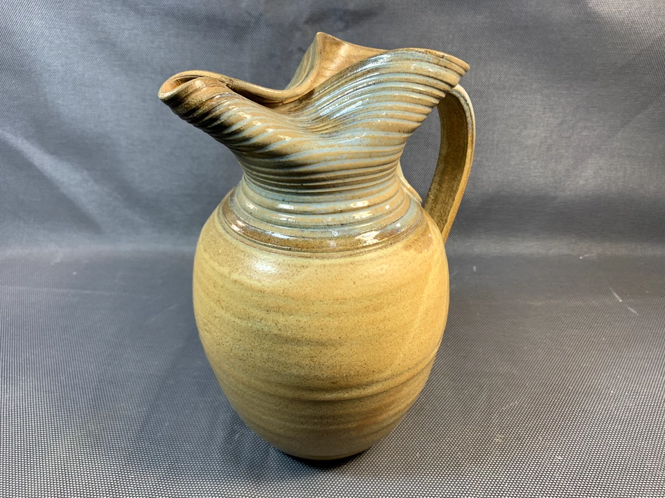 Ancien beau pichet pot à eau en terre cuite vernissée signé Larozas vintage - Photo 1/4